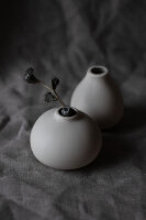Vase "Källa" small beige von Storefactory