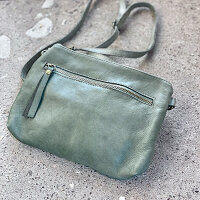 Geflochtene Umhängetasche "Adriana" vintage green