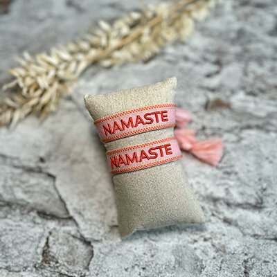 Statement-Armband "Namaste" von Parsley & Pepper