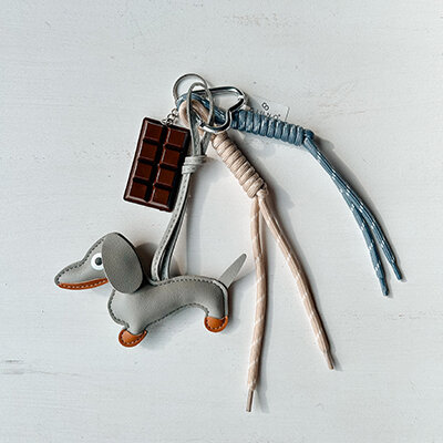 Bag Charm "Sweet Dog" grau