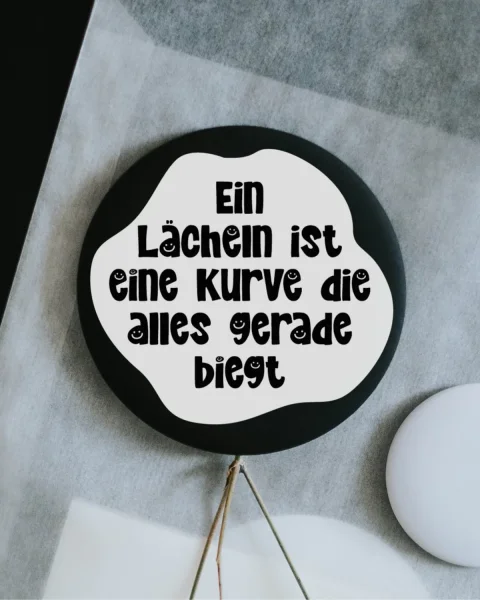 Magnet "Ein Lächeln ist eine Kurve" groß von Heldenglück