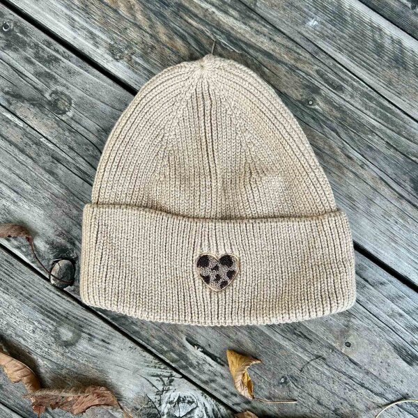 Strickmütze "Herz Leo" taupe