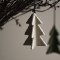 Hanging Winter Tree vanilla von DBKD