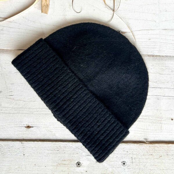 Strickmütze mit Wolle schwarz