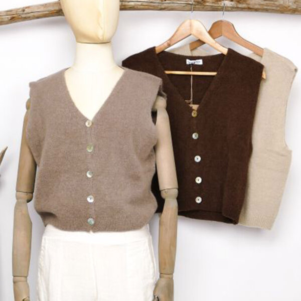 Alpaka Weste "Sandbeige" von Sarah & Sally