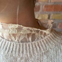 Spitzen-Langarmshirt mit Stehkragen beige