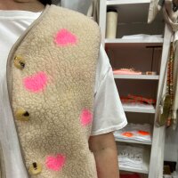 Teddyweste "Herzen" beige-neonpink