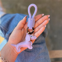 Dackel-Anhänger mit Paracord-Schlaufe flieder
