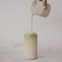 Hohes Trinkglas "Iced Matcha" von Eulenschnitt
