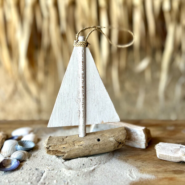 Anhänger Segelboot aus Holz