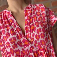 Musselinkleid mit Volant kurz "Leo pink- orange" One Size