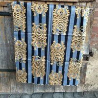 Baumwolltuch "Tiger Streifen Blau-Grau" von...
