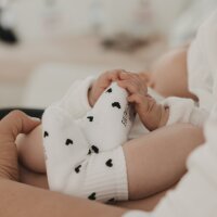 Babysocken "Allover Herzen schwarz" von Eulenschnitt 16-18